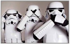 See-no-evil-Hear-no-evil-Speak-no-evil-Star-Wars-Stormtroopers3-300x190.jpg